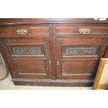 LATE VICTORIAN MAHOGANY TWO-DOOR TWO DRAWER SIDEBOARD, 121CM WIDE