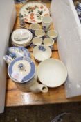 MIXED LOT OF CERAMICS TO INCLUDE AN ADAMS PART COFFEE SET, VARIOUS DECORATED PLATES, SMALL PIN