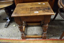 18TH CENTURY STYLE OAK JOINT STOOL ON TURNED LEGS, 41CM WIDE