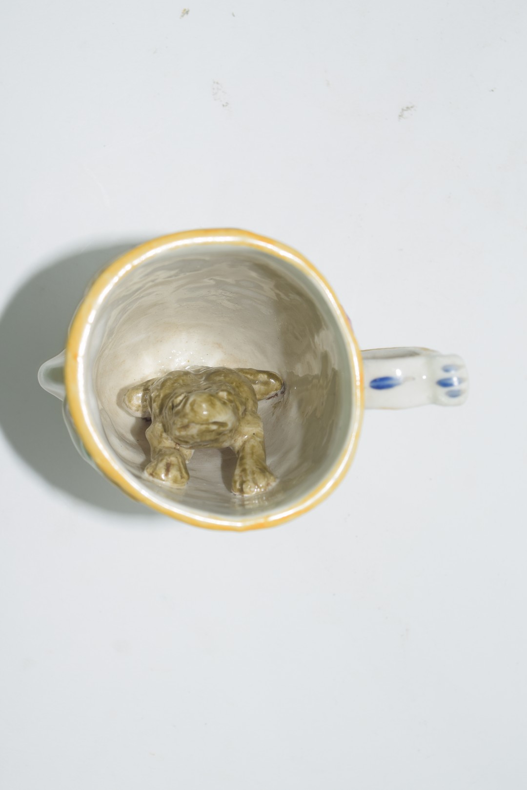 Late 19th century pearlware frog mug - Image 4 of 5