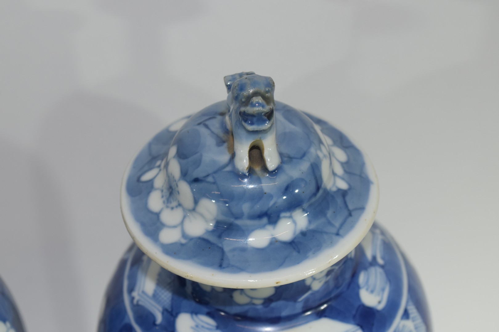 Pair of 19th century Chinese porcelain vases and covers - Image 7 of 9