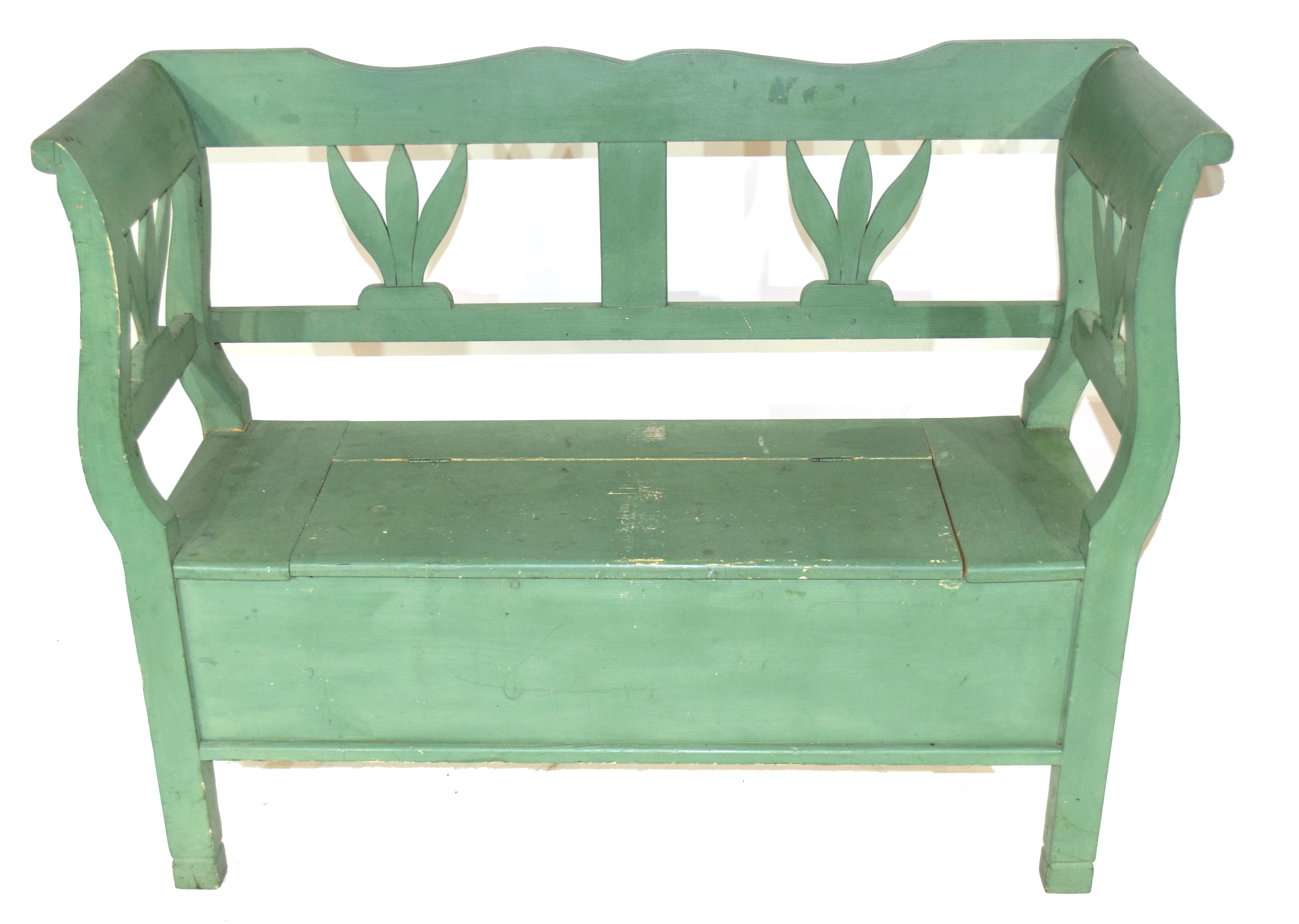 Painted pine settle with storage seat 119cm wide Condition: Paint work in worn condition^ appears