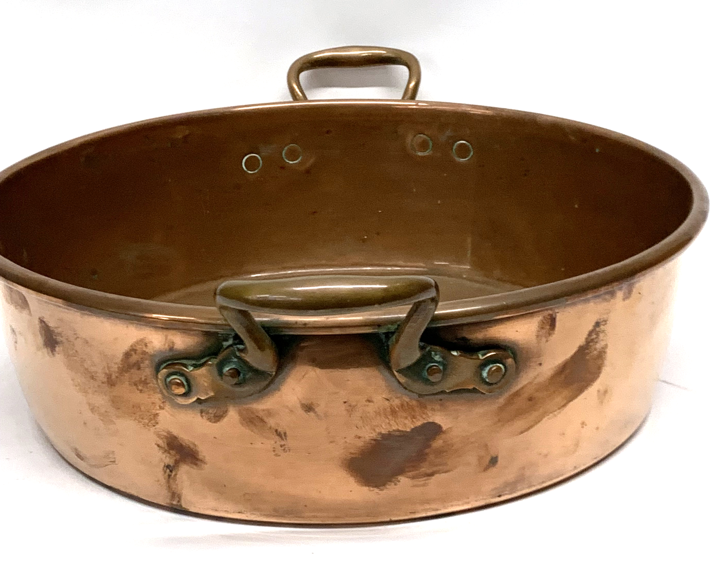 Large antique copper double handled circular pan - Image 2 of 3