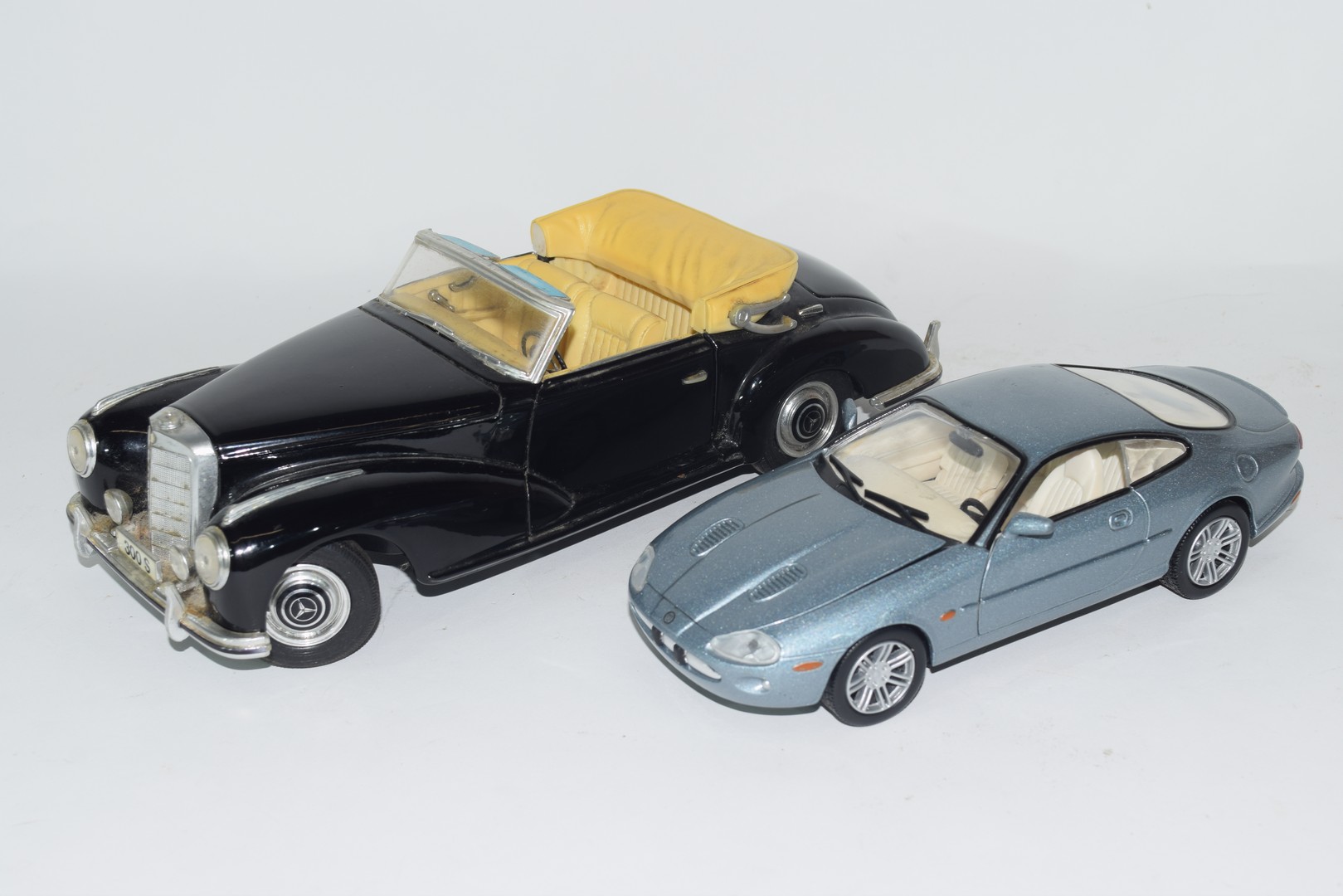 Maisto model of a Mercedes 300S 1955