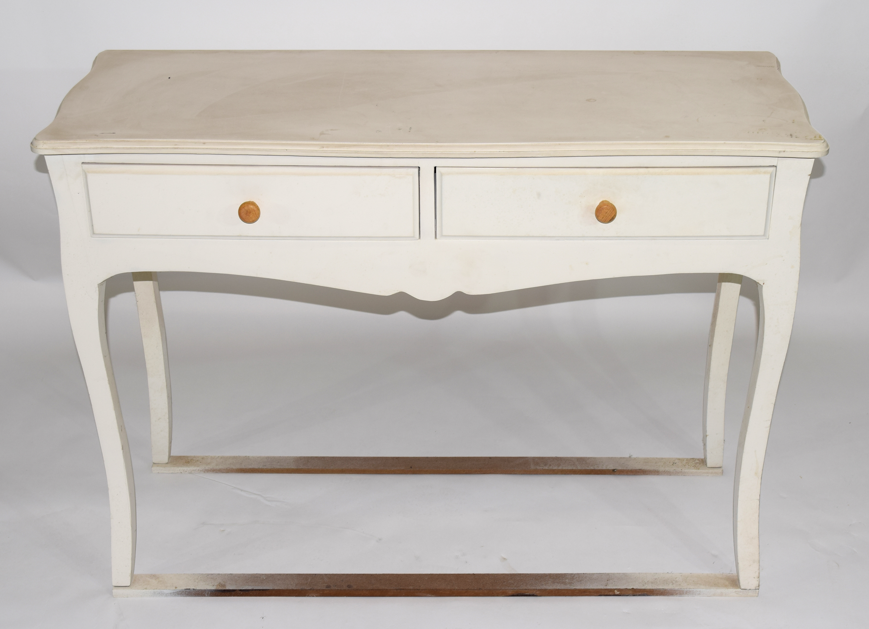 Contemporary white finish composite two-drawer side table raised on swept legs, 109cm wide - Image 2 of 5