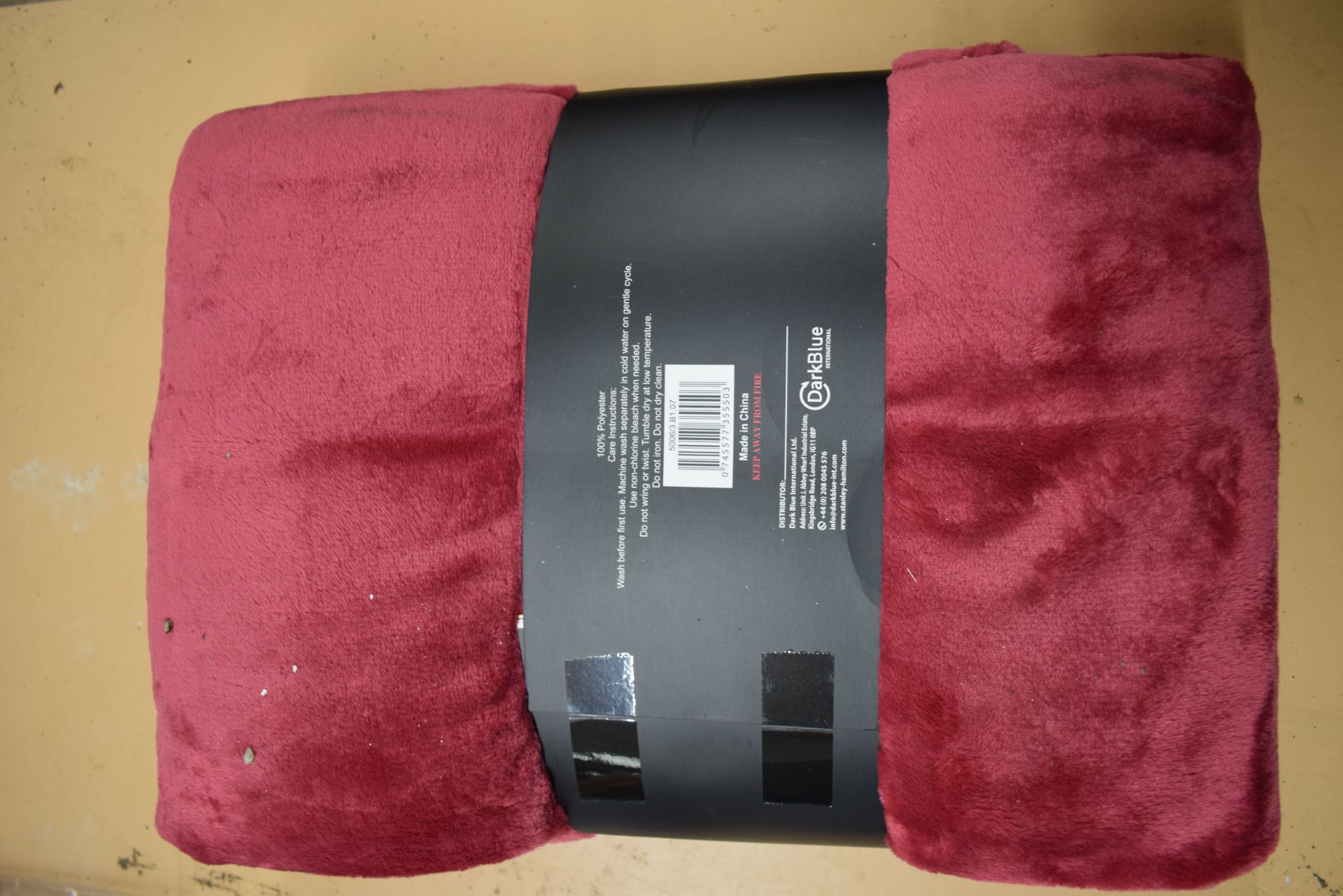 STANLEY HAMILTON OF LONDON SUPERSOFT FLEECE 150 X 200CM