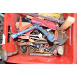 BOX OF MIXED TOOLS