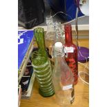 MIXED LOT OF DECORATIVE GLASS VASES AND BOTTLES