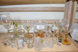 MIXED LOT OF 20TH CENTURY GLASS WARES