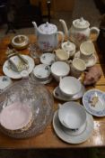 MIXED LOT OF TEAWARES TO INCLUDE WOODS FLORAL DECORATED PLUS VARIOUS GLASS WARES AND OTHER ITEMS