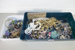 MIXED LOT OF COSTUME JEWELLERY