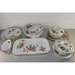 COLLECTION OF ROYAL WORCESTER EVESHAM PATTERN TABLE WARES