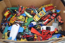 LARGE BOX OF MIXED TOY VEHICLES