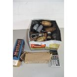 BOX OF VARIOUS VINTAGE ELECTRIC VALVES TO INCLUDE MAZDA AND MULLARD