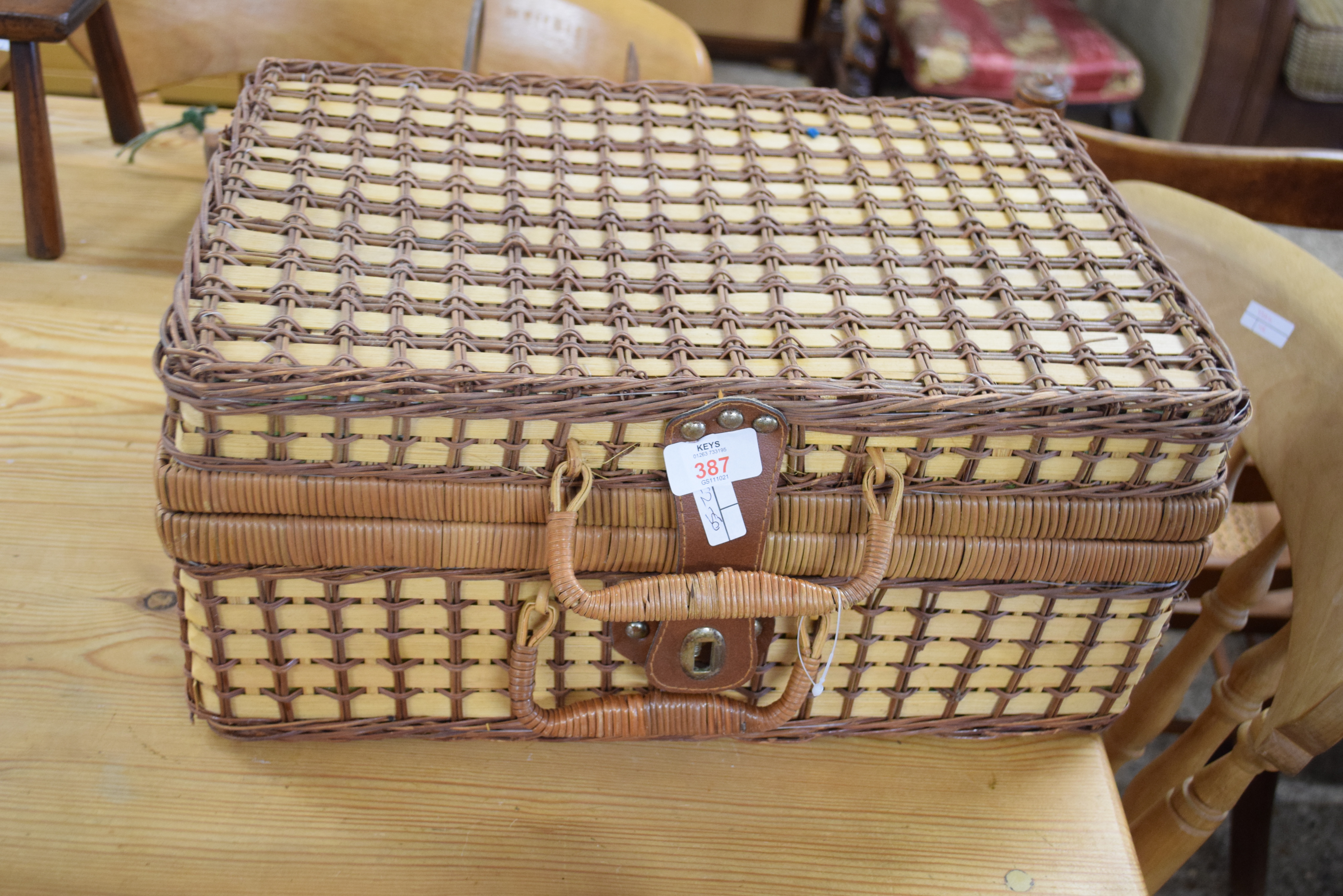 WICKER PICNIC HAMPER, 46CM WIDE