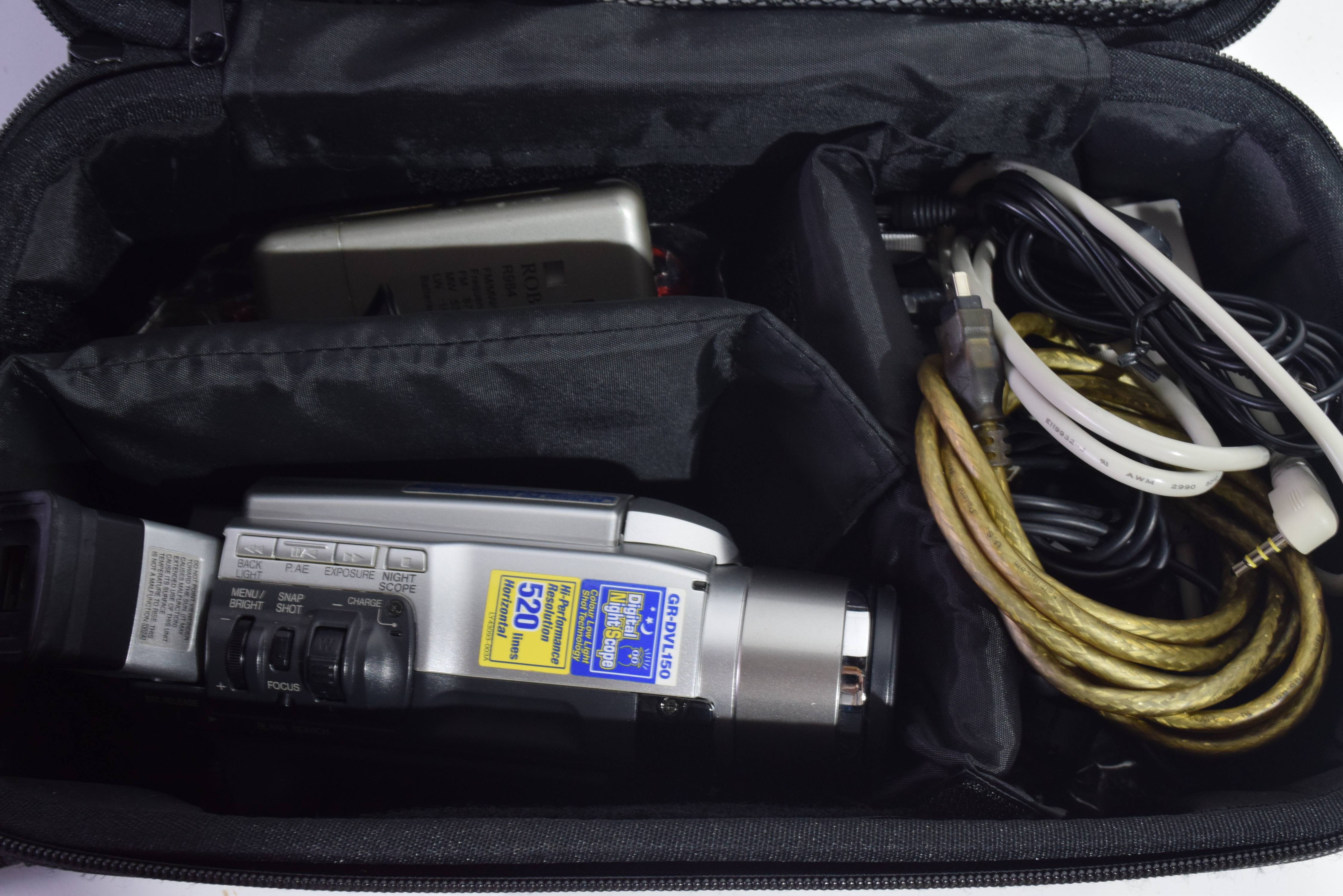 JVC Mini DV digital video camera with leads and a bag - Image 5 of 5