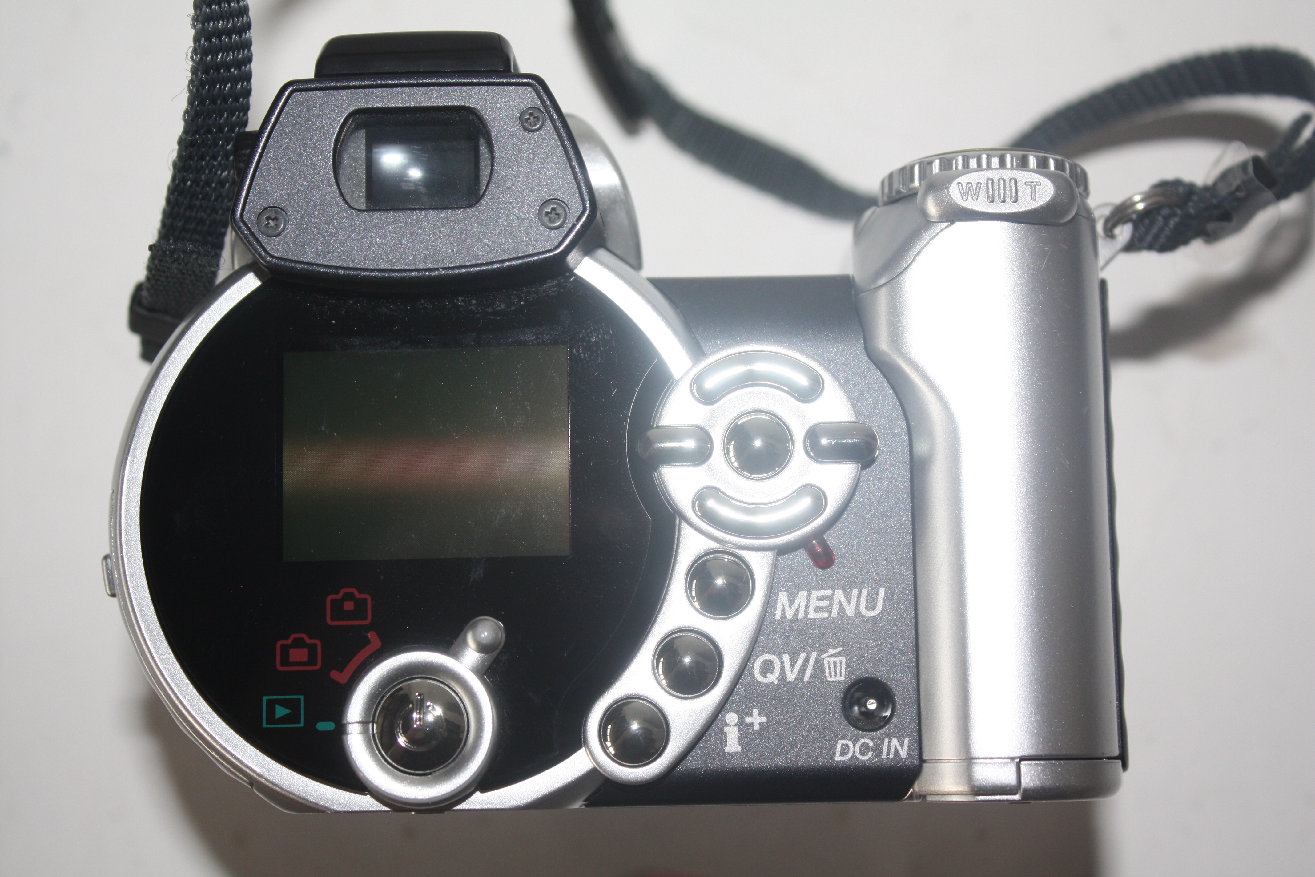 Canon 350 D body together with a Fujifilm S5200 and a Minolta Dimage - Bild 3 aus 7