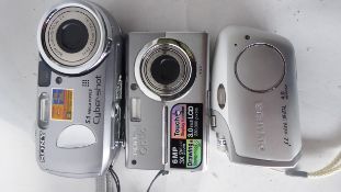 Mixed lot of point and shoot cameras