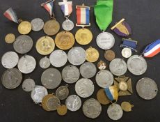 Shoebox containing large quantity base metal commemorative medallions etc