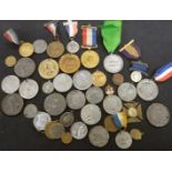 Shoebox containing large quantity base metal commemorative medallions etc