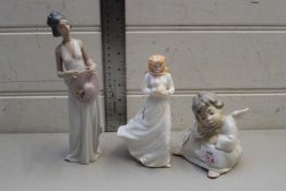 MIXED LOT COMPRISING A LLADRO MODEL OF AN ANGEL, ROYAL DOULTON FIGURINE 'LOVING YOU' AND A FURTHER