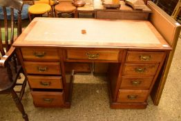 LATE VICTORIAN AMERICAN WALNUT TWIN PEDESTAL DESK WITH BROWN LEATHER INSET TOP, 122CM WIDE