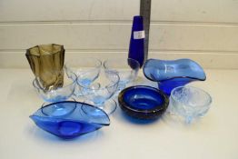 COLLECTION OF VARIOUS GLASS WARES TO INCLUDE BLUE GLASS DISHES, PALE BLUE GLASS SUNDAE BOWLS, STEM