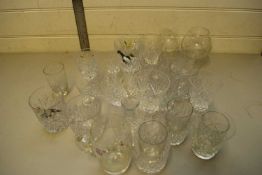 COLLECTION OF VARIOUS CLEAR DRINKING GLASSES