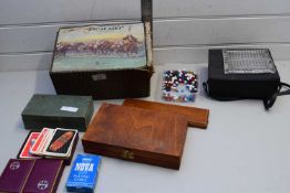 MIXED LOT COMPRISING AN ESCALADO RACING GAME, BOX OF CHESS PIECES, PLAYING CARDS, CRIBBAGE BOARD AND