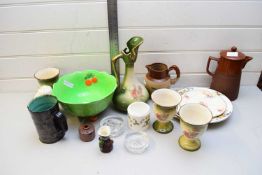 MIXED LOT VARIOUS CERAMICS TO INCLUDE A LEAF FORM SALAD BOWL, ROCKINGHAM POTTERY JUG, VARIOUS