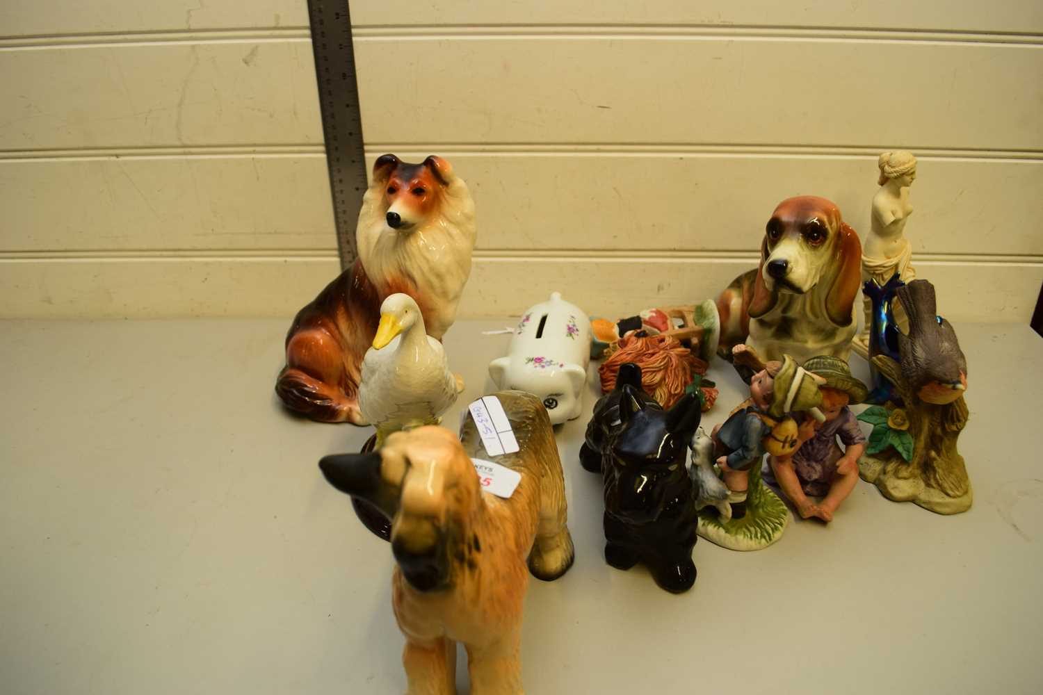MIXED LOT OF MODELS OF ANIMALS