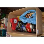 BOX OF MIXED TINS, RANGE OF CORKSCREWS, CUT THROAT RAZORS AND OTHER ITEMS