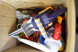 BOX OF CHILDRENS PLASTIC TOYS TO INCLUDE CONSTRUCTION TOOLS