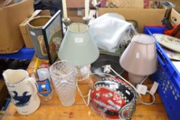 MIXED LOT OF TABLE LAMPS, SILVER PLATED CANDLESTICKS, BAKING TRAYS, WASTE PAPER BIN ETC