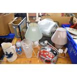 MIXED LOT OF TABLE LAMPS, SILVER PLATED CANDLESTICKS, BAKING TRAYS, WASTE PAPER BIN ETC