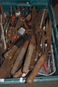 BOX OF MIXED TOOLS