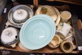 BOX OF MIXED CERAMICS TO INCLUDE RETRO VEGETABLE TUREEN, VARIOUS BOWLS, ETC