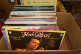 BOX OF MIXED RECORDS