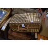 WICKER PICNIC HAMPER, 46CM WIDE