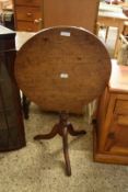 GEORGIAN MAHOGANY CIRCULAR TOPPED TRIPOD TABLE WITH TILT TOP RAISED ON A TURNED COLUMN WITH TRIPOD