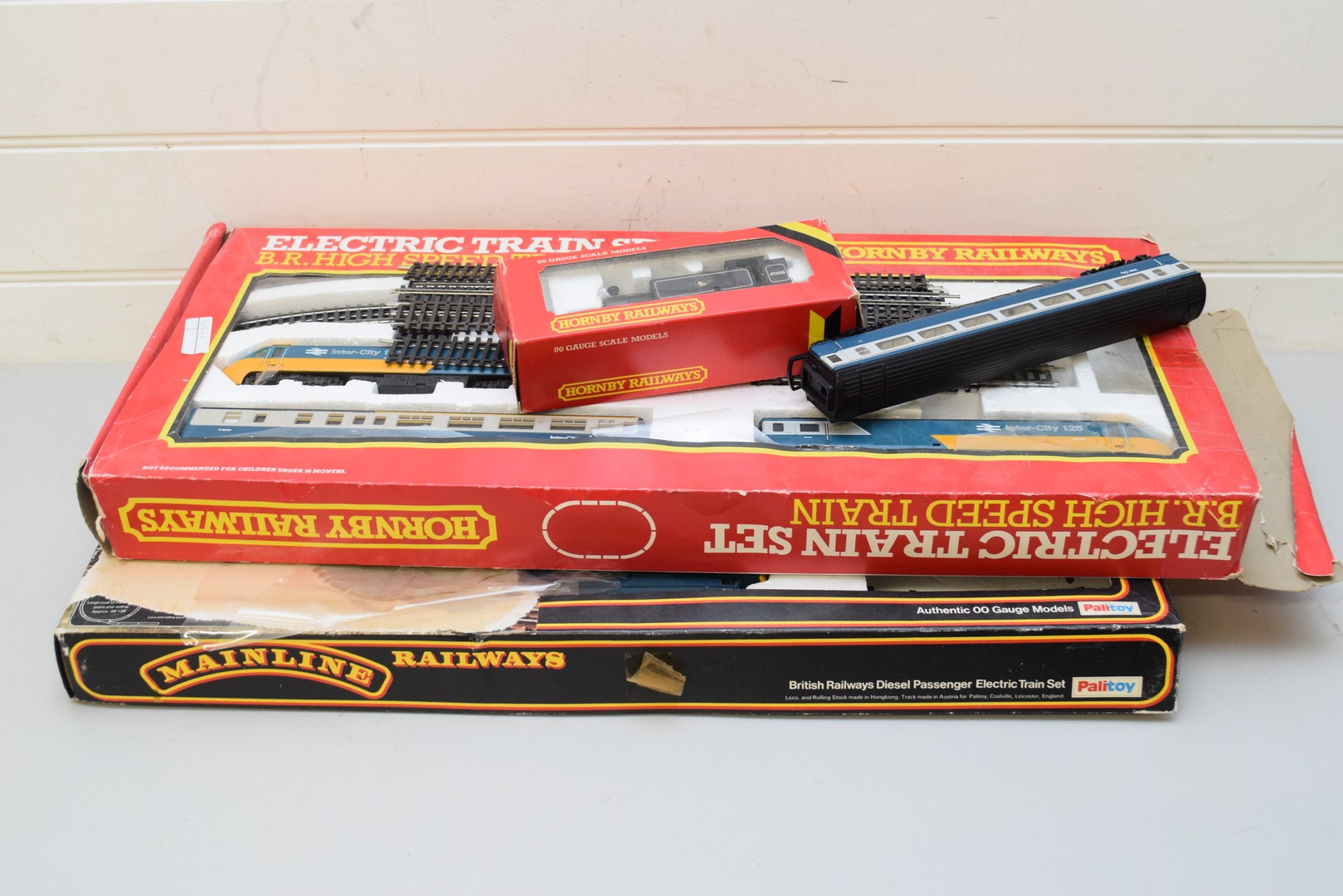 HORNBY RAILWAYS ELECTRIC BR HIGH SPEED TRAIN SET AND MAINLINE RAILWAYS BRITISH RAILWAYS DIESEL