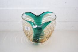 20TH CENTURY ART GLASS VASE DECORATED WITH A RIBBED DESIGN, UNSIGNED