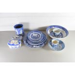 MIXED LOT OF VARIOUS BLUE AND WHITE CHINA WARES TO INCLUDE A RANGE OF WILLOW PATTERN, BISQUE COVERED