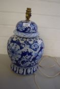 CHINESE BLUE AND WHITE TABLE LAMP FORMED AS A COVERED JAR