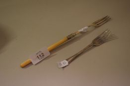 VICTORIAN SILVER AND IVORY MOUNTED PICKLE FORK AND A FURTHER SMALL SILVER FORK