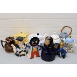 MIXED LOT VARIOUS NOVELTY TEA POTS TO INCLUDE LINGARD, SADLER, SILVER CRANE AND OTHERS