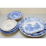 MIXED LOT VARIOUS BLUE AND WHITE PLATES TO INCLUDE SPODE, LARGE MODERN DELFT CIRCULAR CHARGER