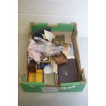 BOX OF MIXED ITEMS TO INCLUDE CIGARETTE CARDS, VINTAGE TINS, ALBUMS OF CIGARETTE CARDS, BRASS BELL