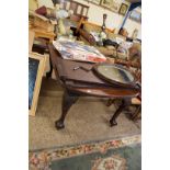 LATE 19TH CENTURY MAHOGANY EXTENDING DINING TABLE IN THE GEORGIAN STYLE WITH TWO EXTRA LEAVES RAISED