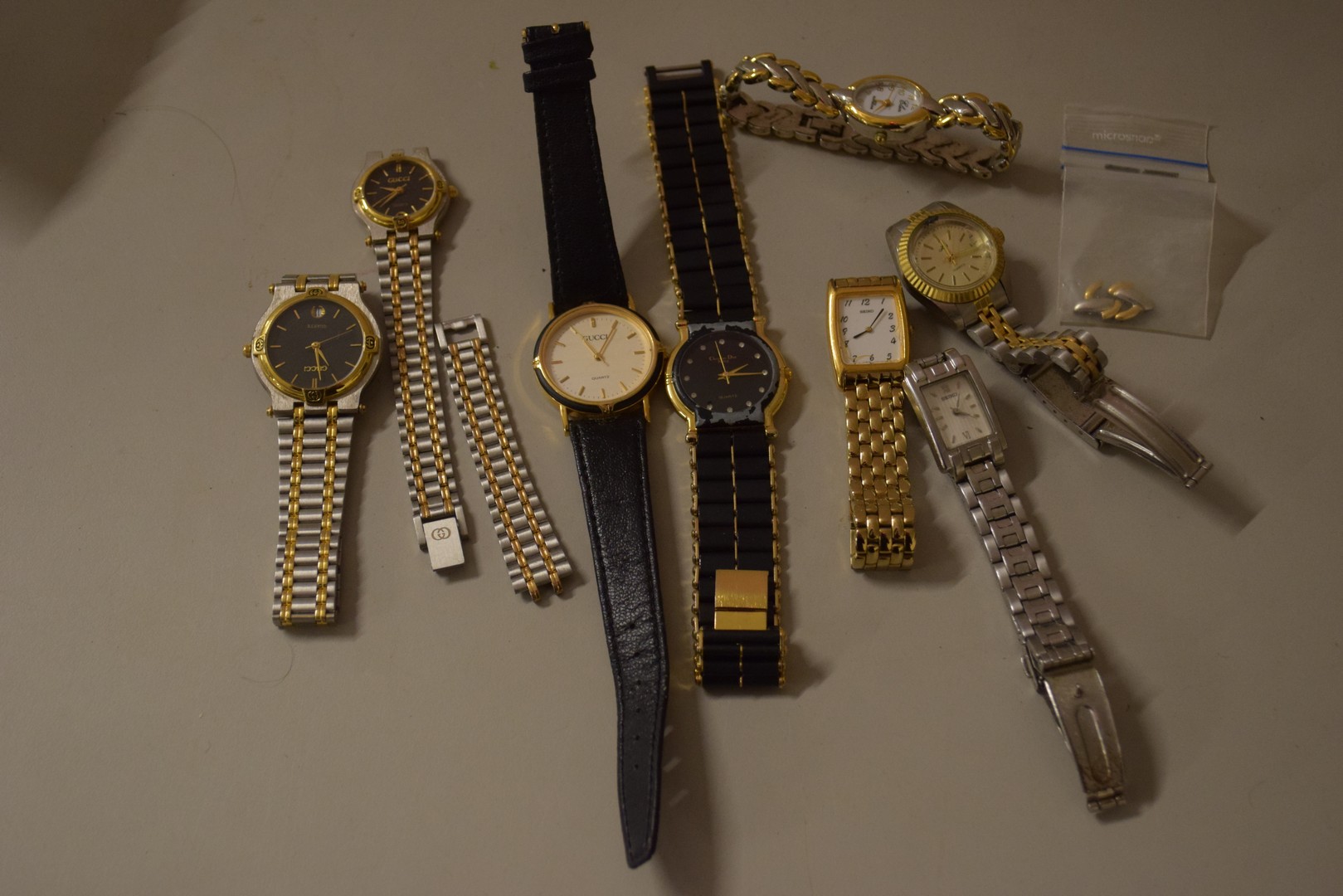 COLLECTION OF VARIOUS MODERN WRIST WATCHES